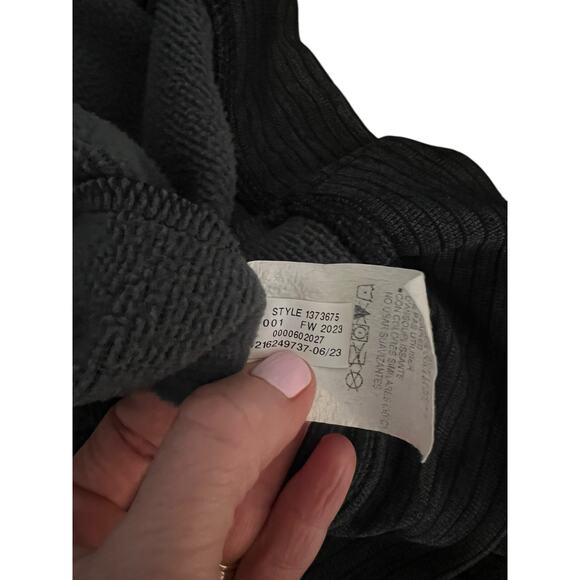 UNDER ARMOUR MENS GOLF LONG SLEEVE CREW NECK PULLOVER BLACK SIZE M - Picture 8 of 15